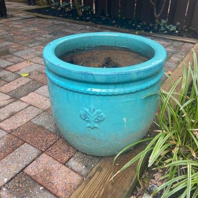 Ceramic pot