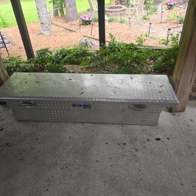 Pick up truck tool box