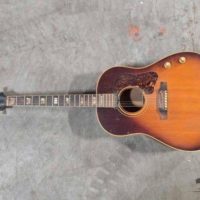 #9038 • Gibson Acoustic Guitar
