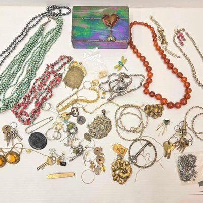 #1016 • Costume Jewelry
