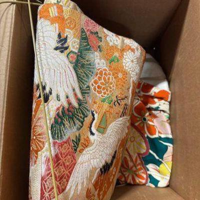 #9020 • Komodo’s, Japanese Dolls
