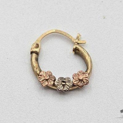 #728 • 14k Gold Flower Hoop Earring, .8g
