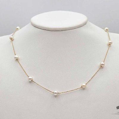 #716 • 14k Gold Dainty Pearl Necklace, 4.6g
