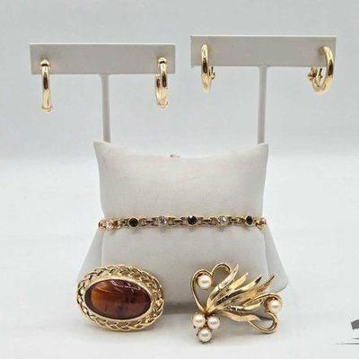 #1006 • Costume Jewelry Set
