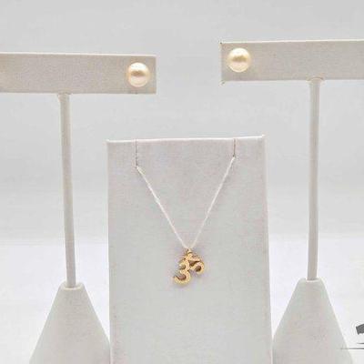 #734 • 14k Gold (2) Pearl Earrings & Pendant, 5.2g
