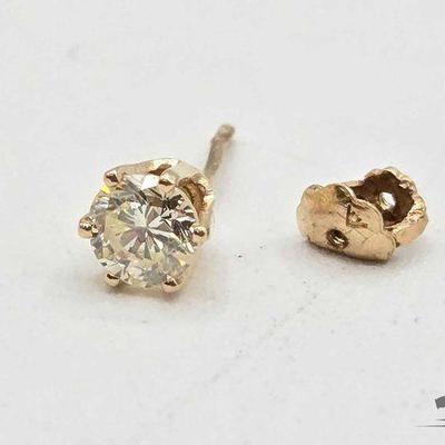#708 • 14k Gold Diamomd Stud Earring, .6g
