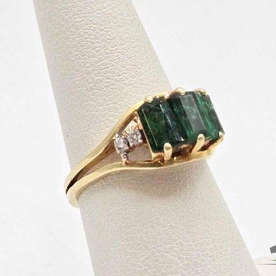 #736 • 14K Gold Emerald Center Diamond Accent Ring, 4.4g
