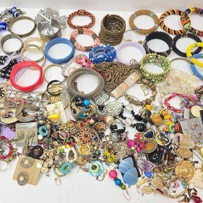 #1018 • Costume Jewelry
