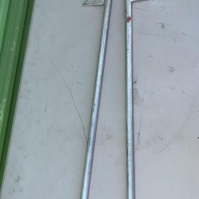 2 Spears / Harpoons