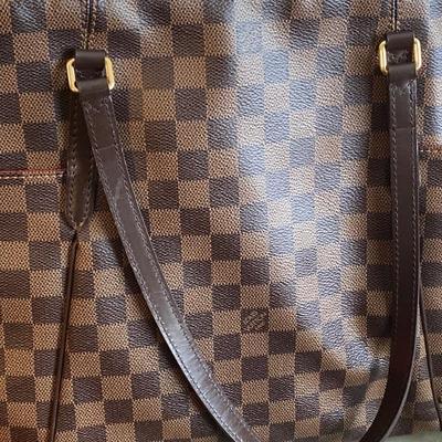 Louis Vuitton Damier MM (red inside) Checker Board Pattern, Canvas Tote/Dust Bag NOT HALF.