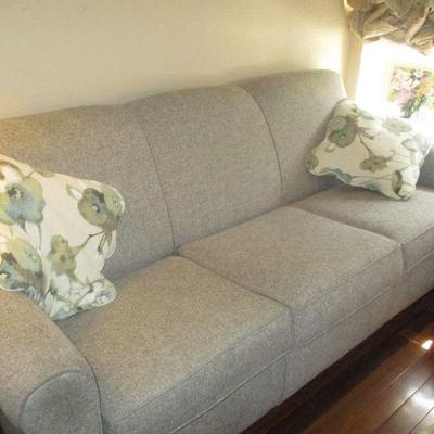 Pull out Sofa Bed in Excellent Condition