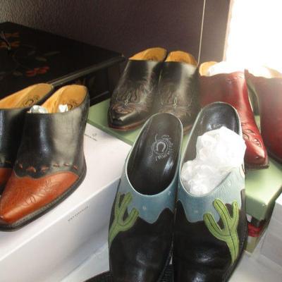 Charlie 1 Horse Woman's Shoes