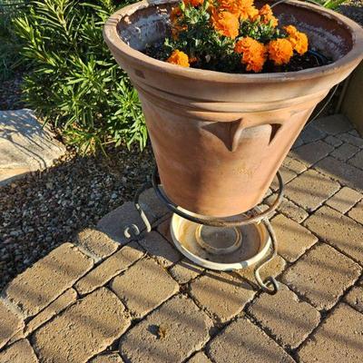 Outdoor pottery/art