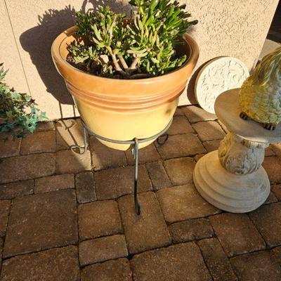 Outdoor pottery/art
