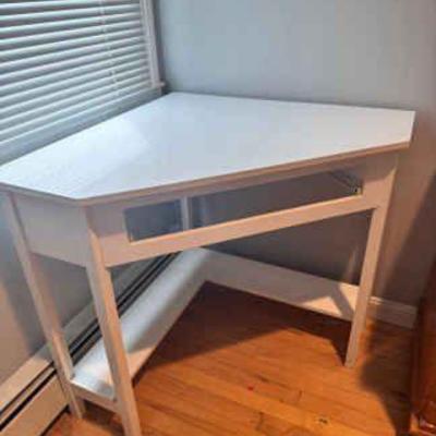 Corner Style SoBuy Table
