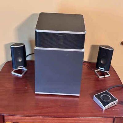Altec Lansing Amplified Speaker System With (2) Side Speakers And Control
