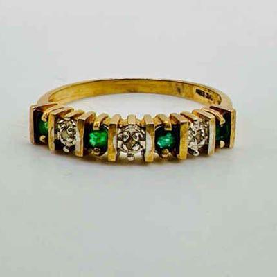 Sparkling Green 10K Gold Ring
