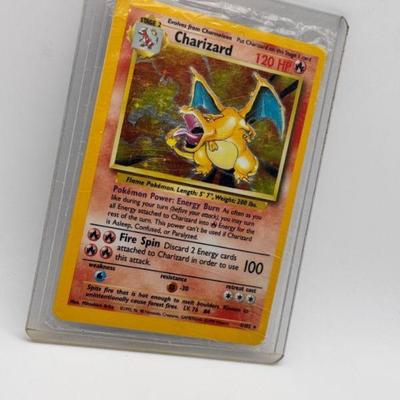 Pokemon - Charizard Holographic Card
