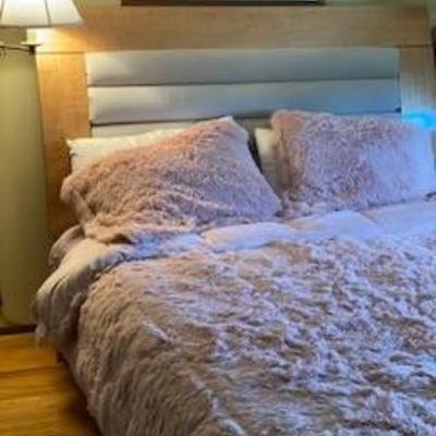 Platform style bed