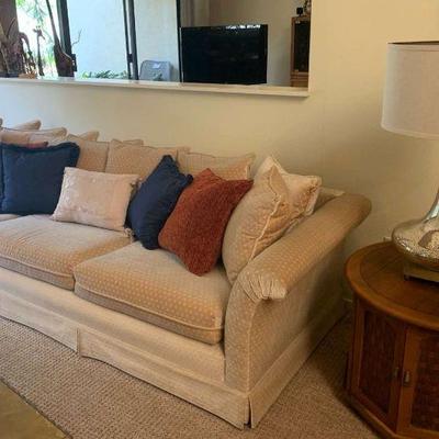 Ri231 sofa side table and lamp