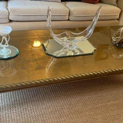 Ri230v vintage coffee table and art glass