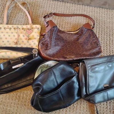 Ri273 purse lot 1 tommy hilfiger