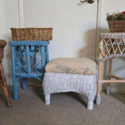 Ri245 wicker accents