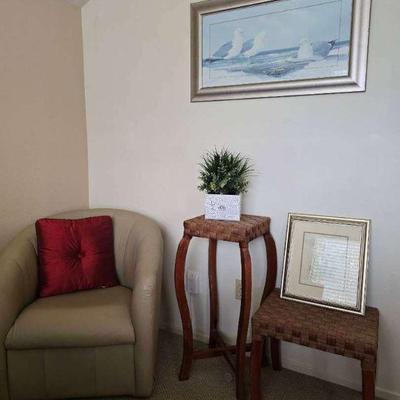 Ri211 swivel chair and stands