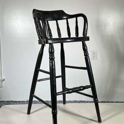 SPINDLE CARVED CHILD'S WINDSOR HIGH CHAIR | Spindle carved wood Windsor style child's high chair. Dimensions: h. 32 x w. 14 x...