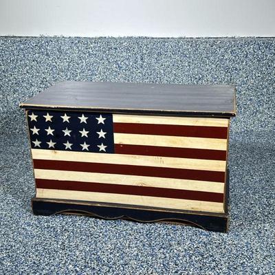 AMERICANA PAINTED CHEST | American flag painted wood carved chest with hinge top. - h. 21 x l. 35 x d. 18.5 in
