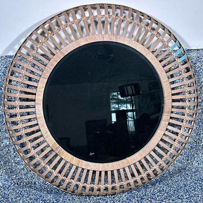 CIRCULAR WICKER MIRROR | Circular mirror in wicker/rattan frame. Dimensions: d. 4 x dia. 37 in