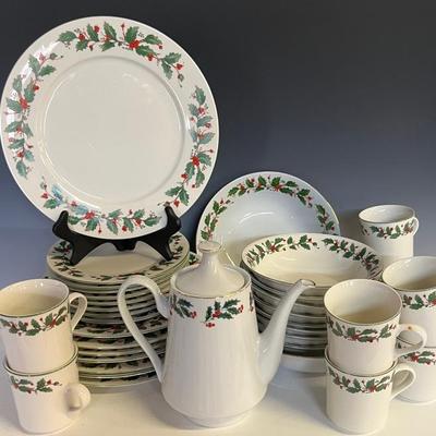 Noel Porcelain Christmas Dinnerware Set, 8 Place Settings