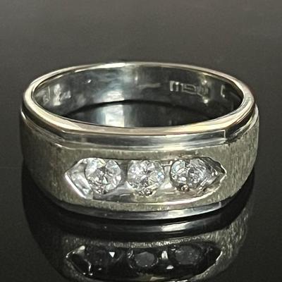 10K Yellow Gold 3 Diamond Ring