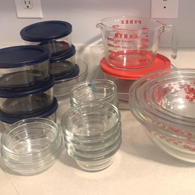 Assorted Pyrexware