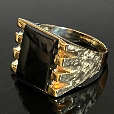 10K Yellow Gold Onyx Ring with Florentine Sides