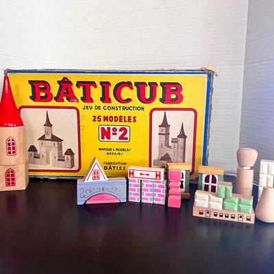 Vintage Baticub Blocks French, Handpainted Set of Blocks Windows Columns Trees 