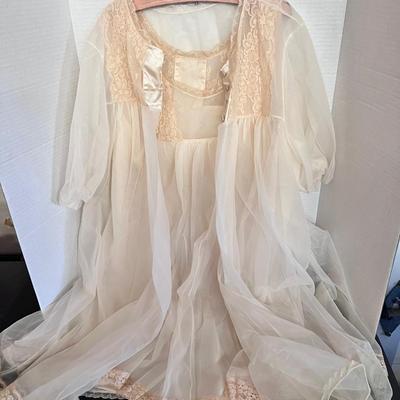 Vanity Fair Lingerie Teddy Cover Sz Small Cream Lace 