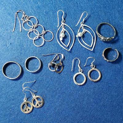 (5) Pairs Of Earrings .925 Peace Onyx, (4) Rings .925 Moon Stars Theatre Masks