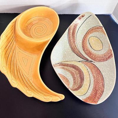 California Pottery Comet Chip/Dip, Canadian Made Unique Shape Bowl #7087