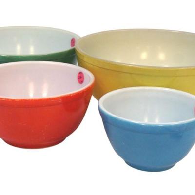 VINTAGE PYREX PRIMARY NESTING BOWL SET - 4 Pieces