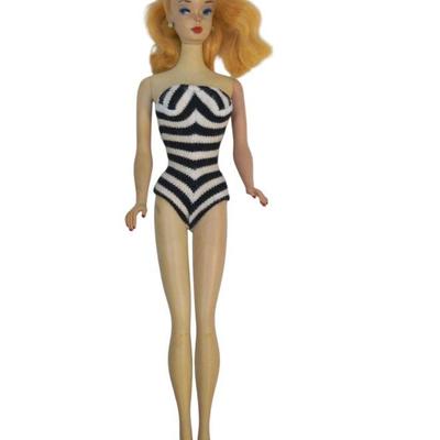VINTAGE BARBIE TEENAGE FASHION MODEL #850 AND VINTAGE CLOTHES