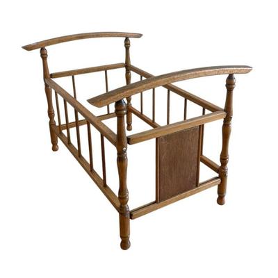 ANTIQUE PENNSYLVANIA PRIMITIVE CRIB
Estimate $150-$200