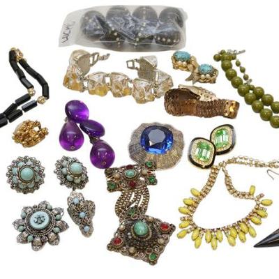 16 pc VINTAGE LUCITE - RHINESTONE COSTUME JEWELRY