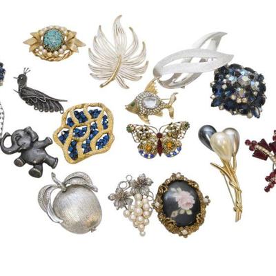15 VINTAGE COSTUME BROOCHES 1950s to