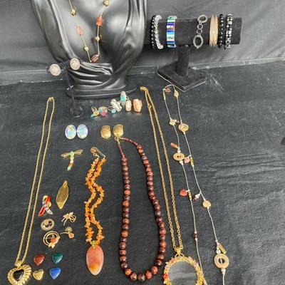 Assorted Jewelry 