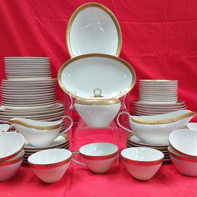 Arita 87 Piece Gold Trim Japanese Dishware