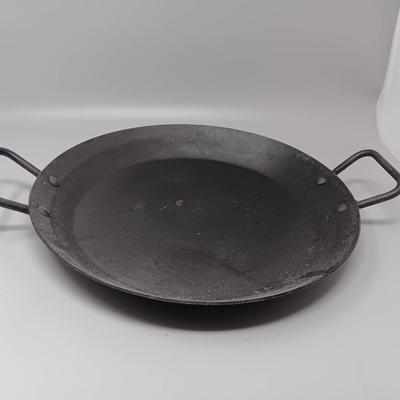 Lodge 15 Inch Skillet 