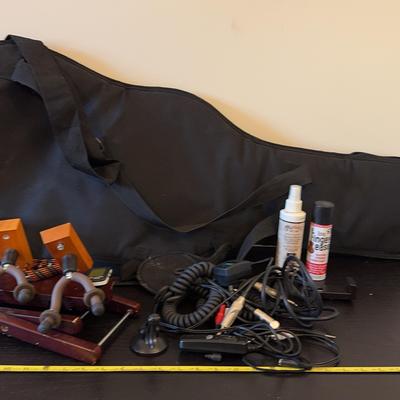 Levi's EM7 Guitar Case And Accessories 