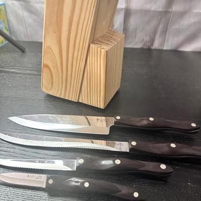 Set Of 4 Cutco Knives In A Block 1720, 1721, 1723, 1728 