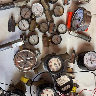 Assorted Plumbing Gauges 